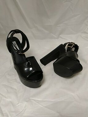 Steve Madden Willis Black Platform Ankle Strap Sandals 8.5 NEW